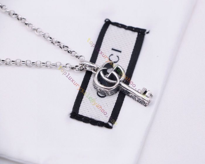 Double G key necklace