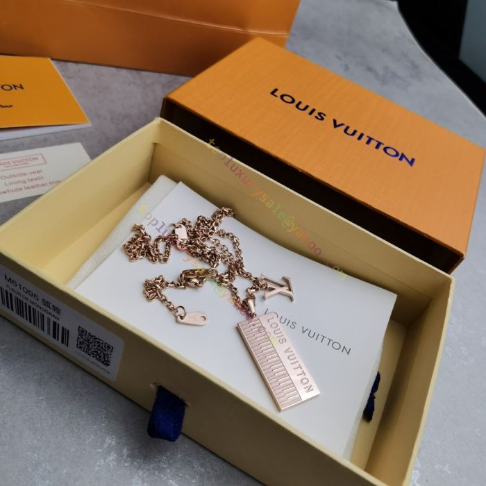 Unique Style Louis Vuitton Sound Keyboard Male Rose Gold Jewellery LV  Initials Charm Keyboard Pendant Necklaace